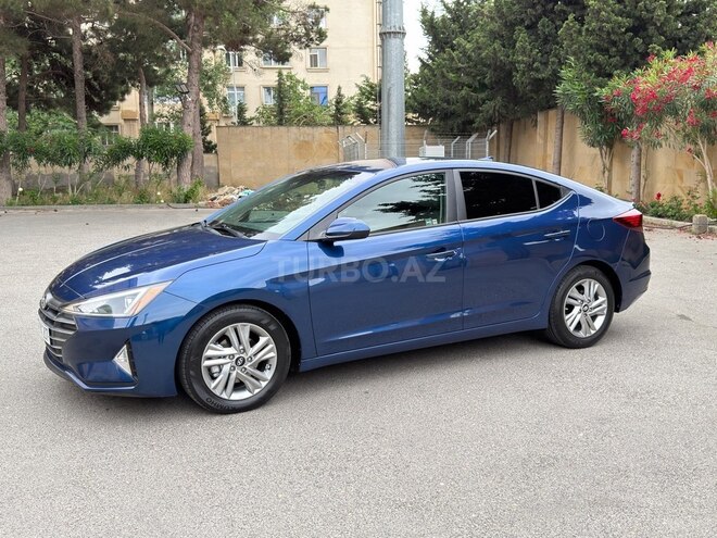 Hyundai Elantra-7