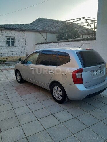 Kia Carens-2