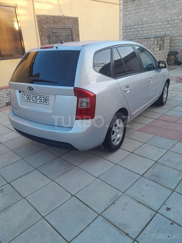 Kia Carens-3