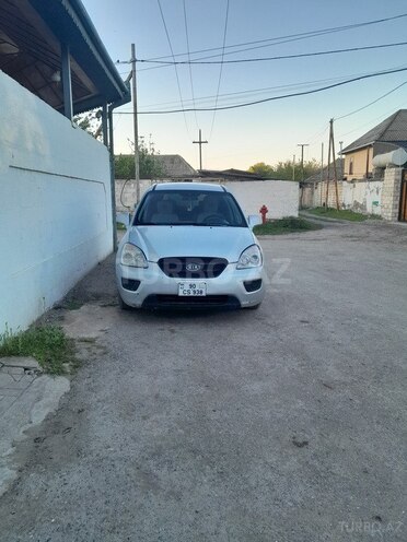 Kia Carens-1