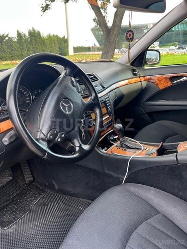 Mercedes E 220-10