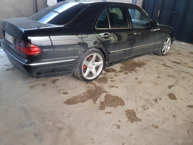 Mercedes E 280-2