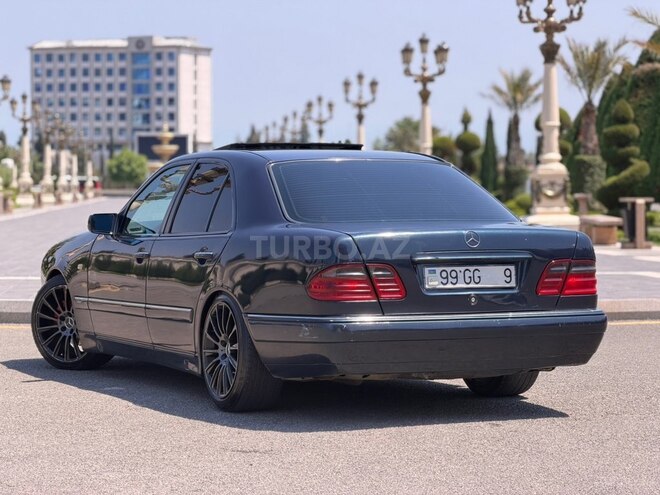 Mercedes E 280-7