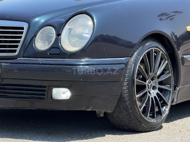 Mercedes E 280-10