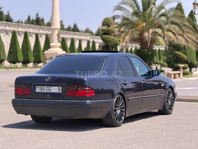 Mercedes E 280-6