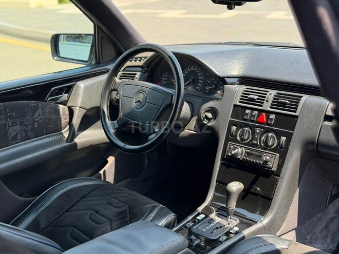 Mercedes E 280-13