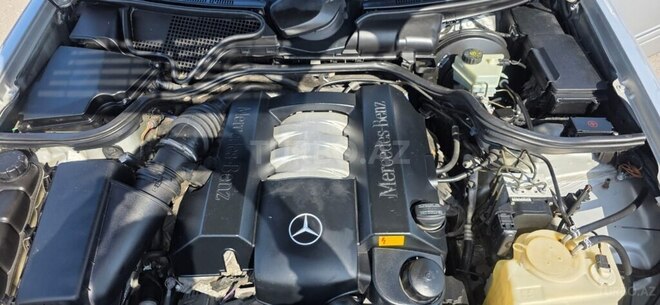 Mercedes E 240-12