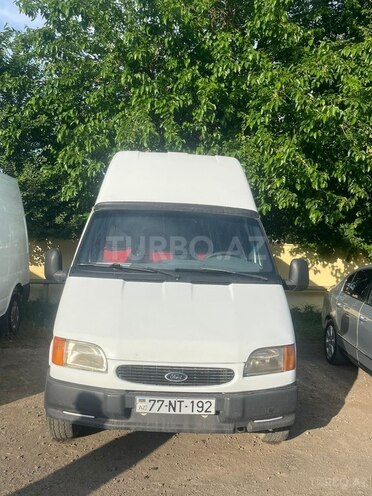 Ford Transit-1