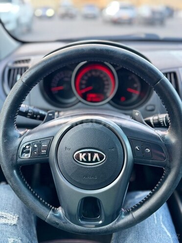 Kia Cerato-10