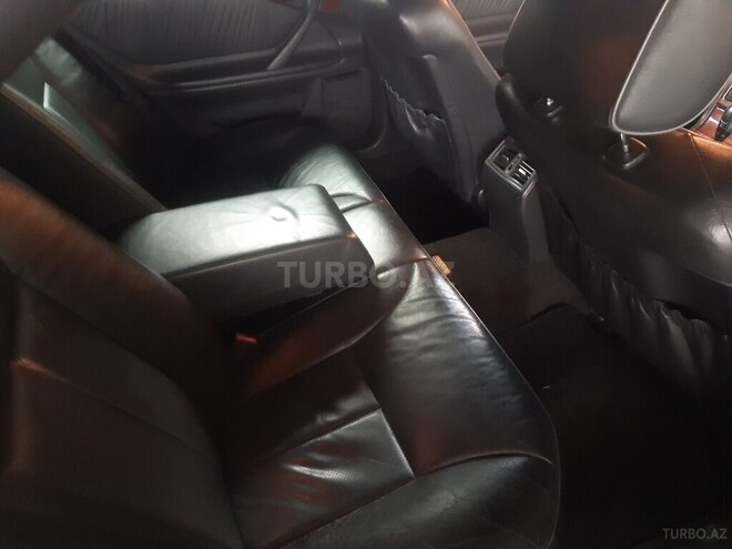 Mercedes E 280-6