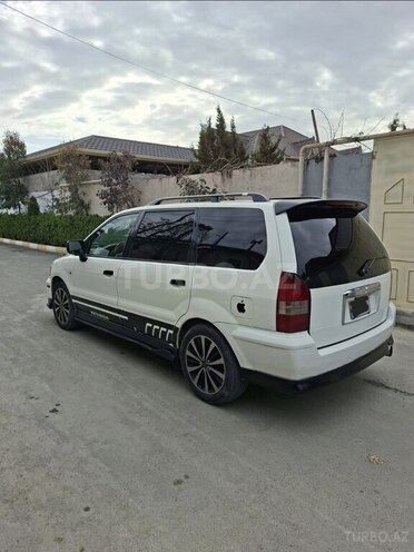 Mitsubishi Chariot-4