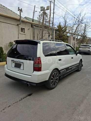 Mitsubishi Chariot-5