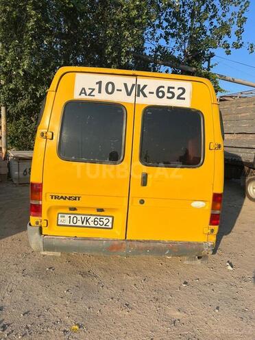 Ford Transit-4