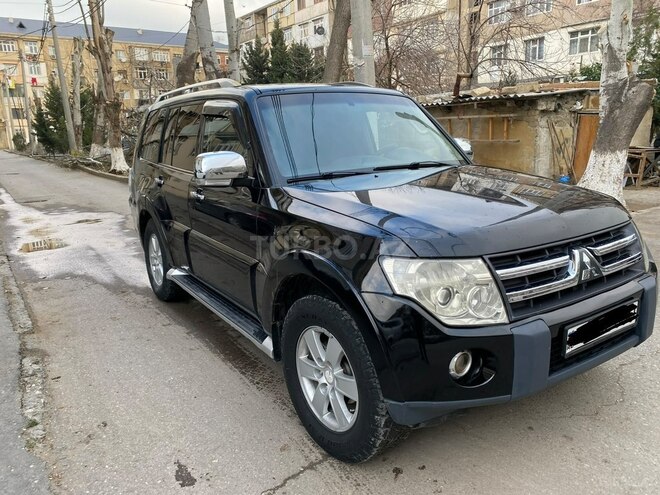 Mitsubishi Pajero-2