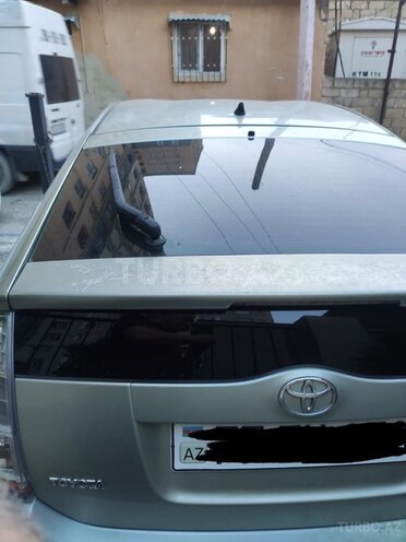 Toyota Prius-2