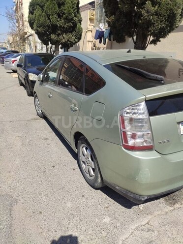 Toyota Prius-3