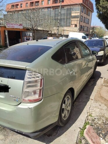 Toyota Prius-4