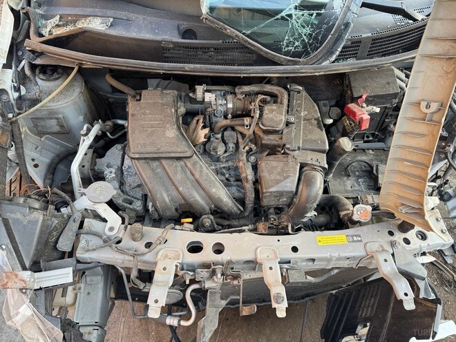 Nissan Sunny-8