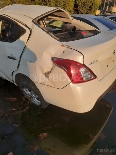 Nissan Sunny-6