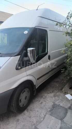 Ford Transit-5