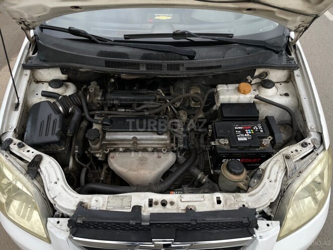 Chevrolet Aveo-12