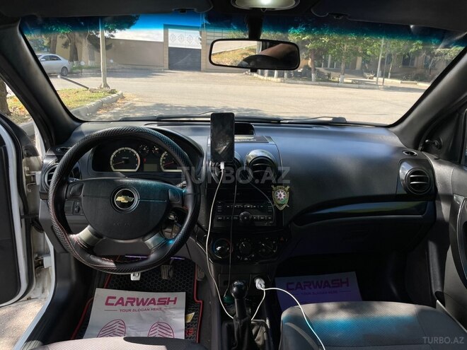 Chevrolet Aveo-8