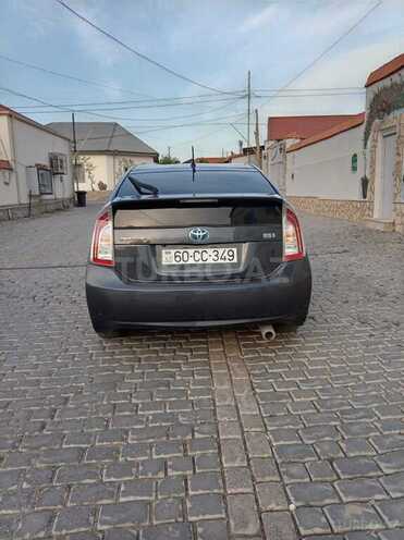 Toyota Prius-2