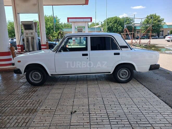 LADA (VAZ) 2107-4