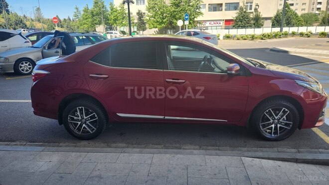 Toyota Corolla 2018, 102,000 km - 1.6 л - Bakı