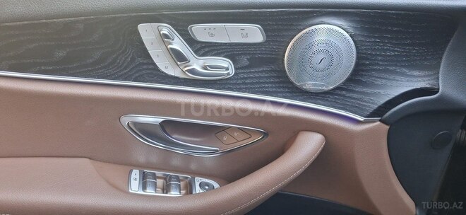Mercedes E 300 4MATIC 2017, 198,200 km - 2.0 l - Bakı