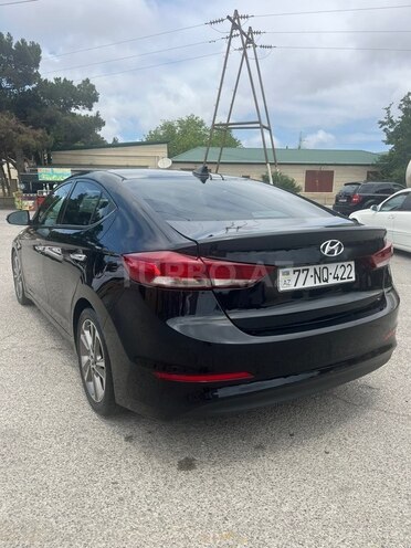 Hyundai Elantra-6