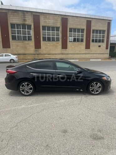 Hyundai Elantra-2