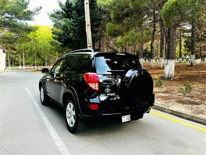 Toyota RAV4-4