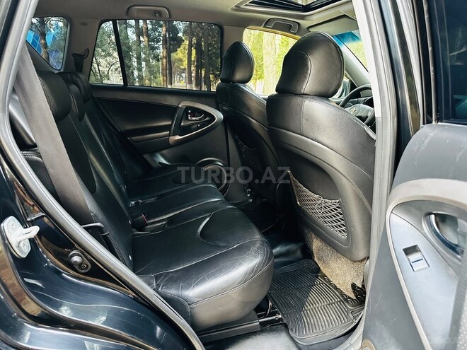 Toyota RAV4-11