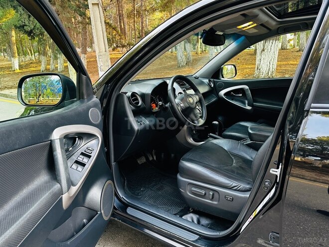 Toyota RAV4-10