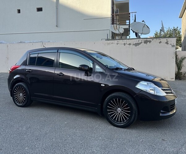 Nissan Tiida-3