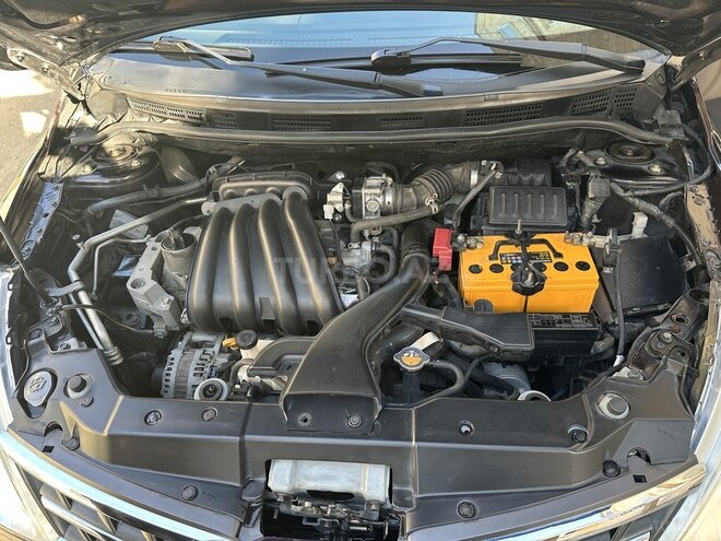 Nissan Tiida-6