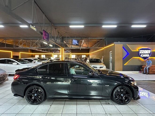 BMW 330e-11