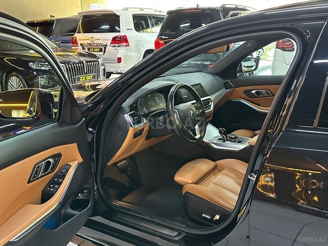 BMW 330e-13