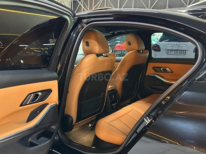 BMW 330e-15