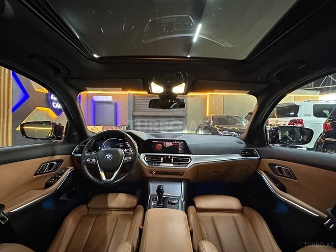 BMW 330e-19