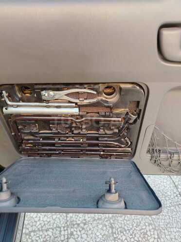 Toyota Land Cruiser Prado-11