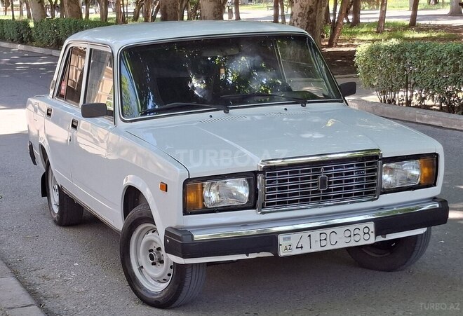 LADA (VAZ) 2107-1