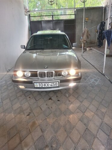 BMW 520-7