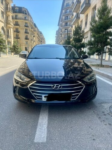 Hyundai Elantra-1