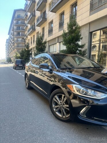 Hyundai Elantra-6
