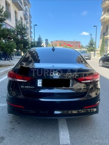 Hyundai Elantra-9