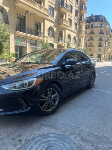 Hyundai Elantra-3