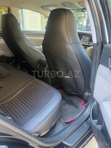 Hyundai Elantra-17