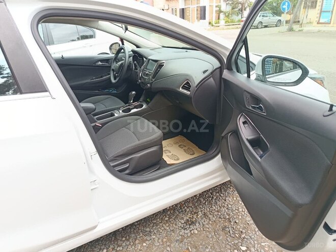 Chevrolet Cruze-15